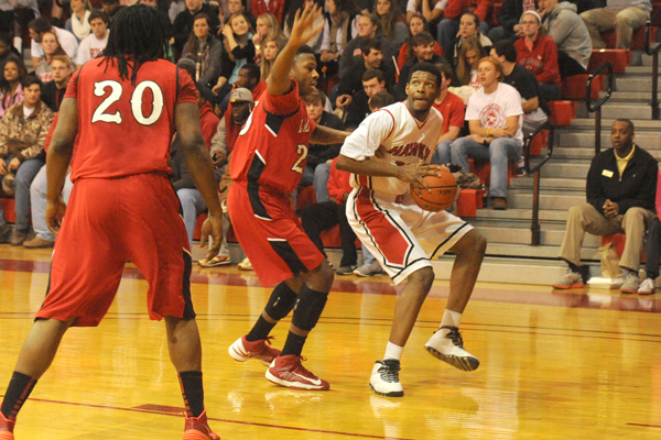 Huntingdon men rally late, advance to USA South semifinals