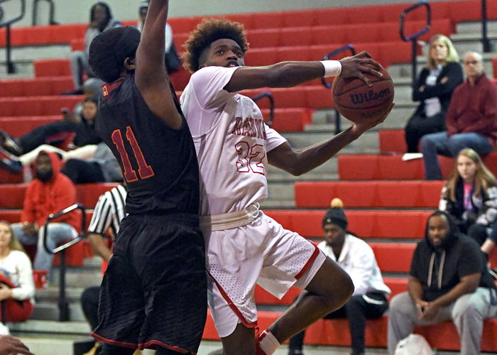 B.J. Barker had 15 points and five rebounds in Saturday's 61-54 win over Maryville. (Photo by Julie Bennett / juliebennettphoto.com)
