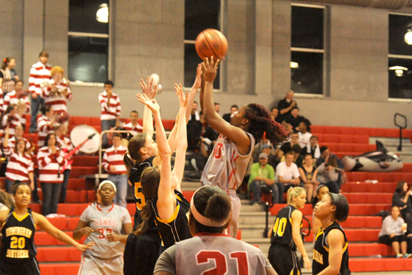Pickens&rsquo; 35 points pushes Lady Hawks past Piedmont
