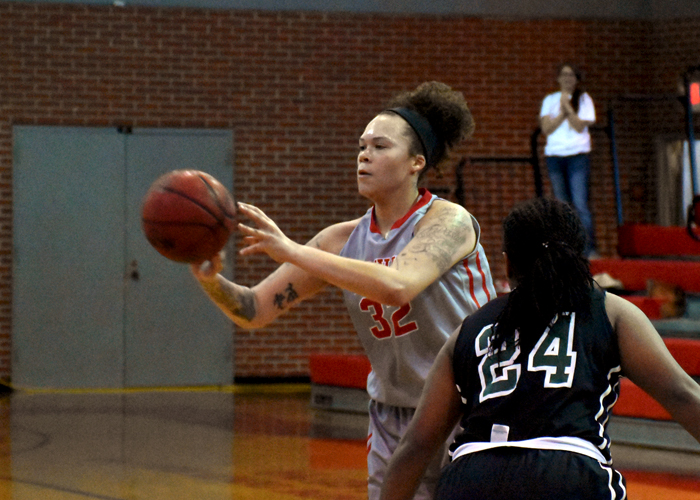 Juliette Harp recorded her Division III-leading 18th double-double of the season with 18 points and 10 rebounds against Agnes Scott.