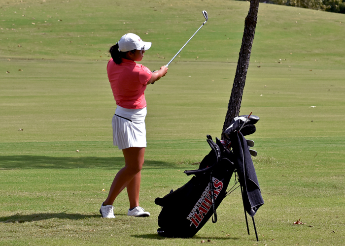 Leiterman and Lady Hawks in 2nd after Rd. 1 of IWU Spring Fling