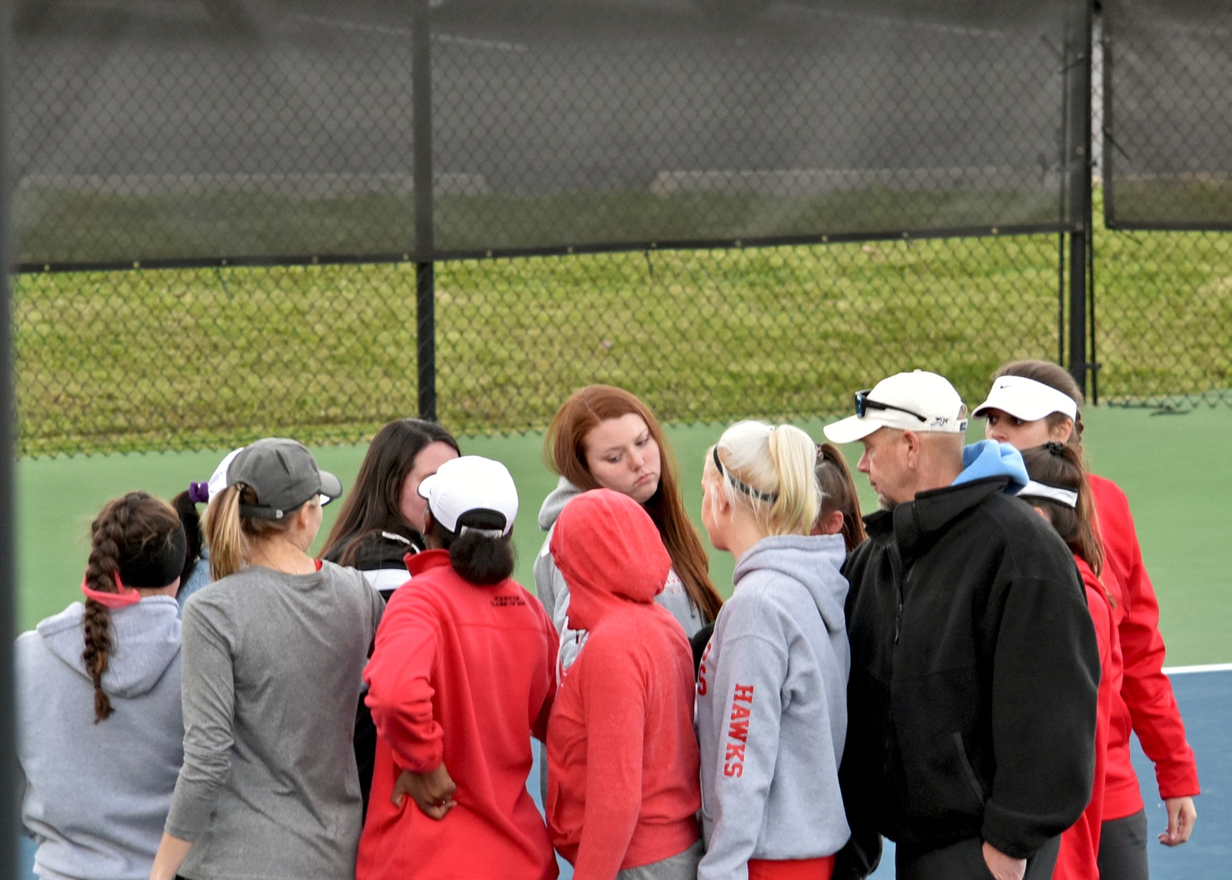 Lady Hawks push winning streak to six matches